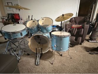 MAPEX Drum set- Aqua blue Sparkle