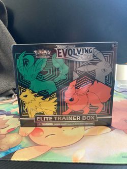 Pokémon Evolving Skies ETB