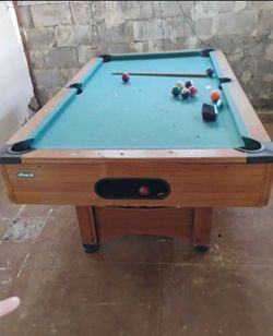 Used MizerakPool Table with Balls and 2 half Cue Sticks