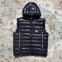 Men’s winter Vest size L/XL  Price Firm Not Negotiable.