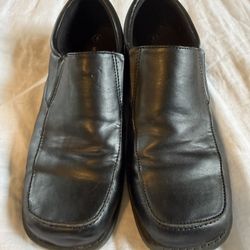 BOYS DRESS SHOES - Size 5