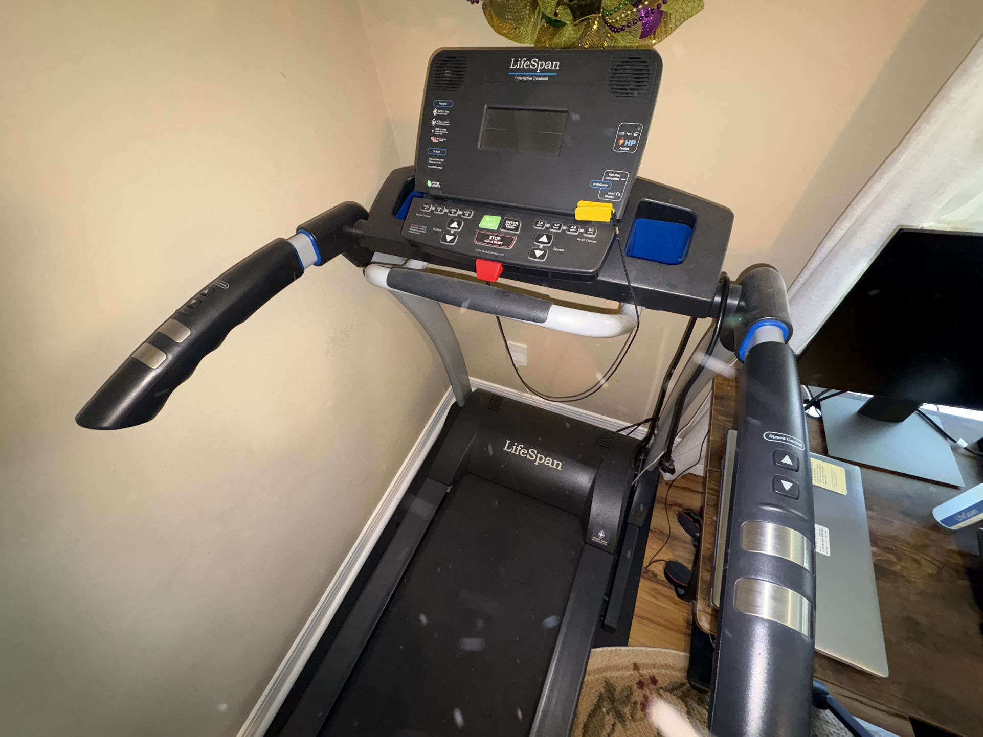 LifeSpan - Interactive Treadmill