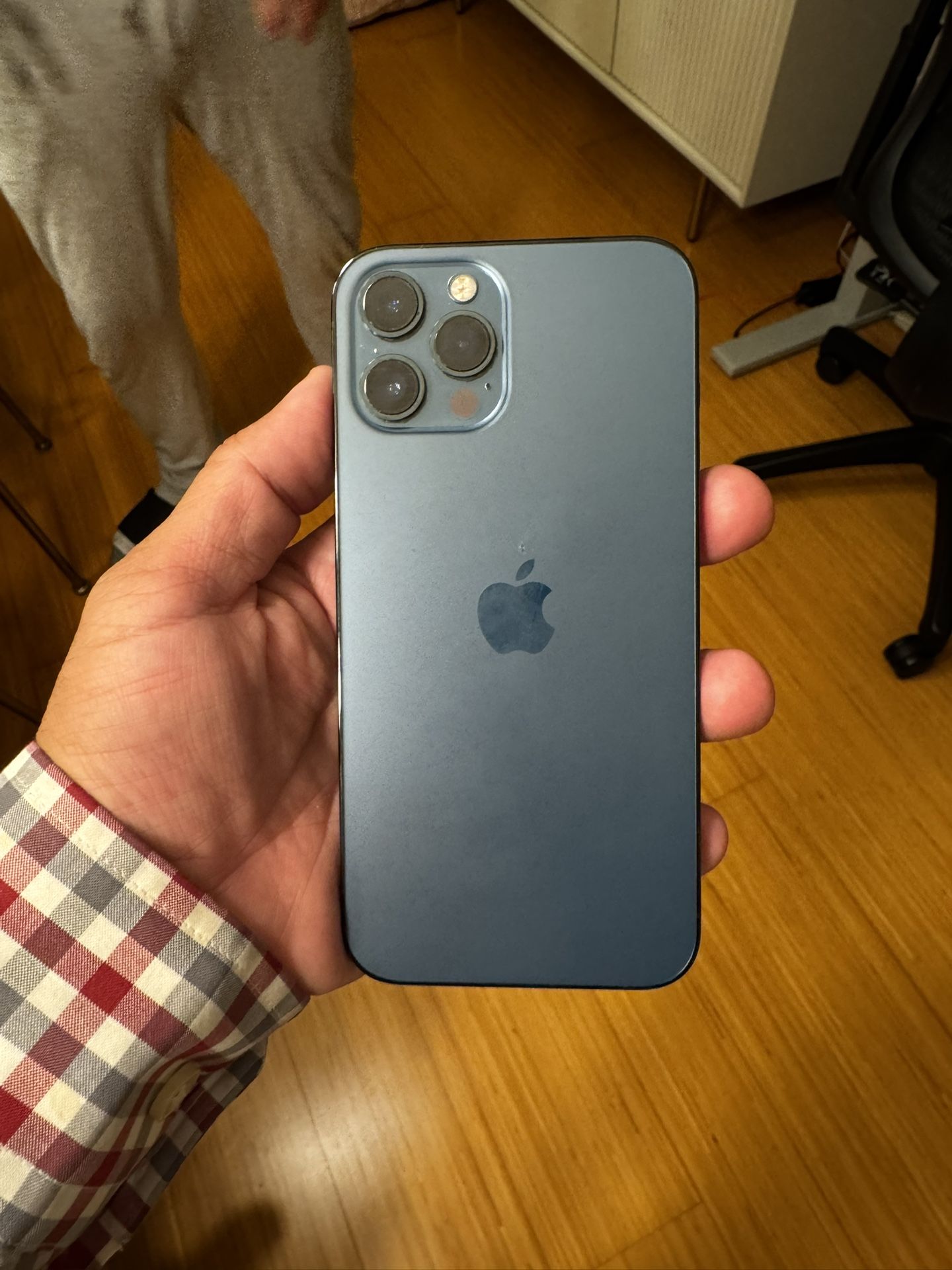 Apple Iphone 12 Pro Max 256 GB Unlocked For Any Carrier Or Country