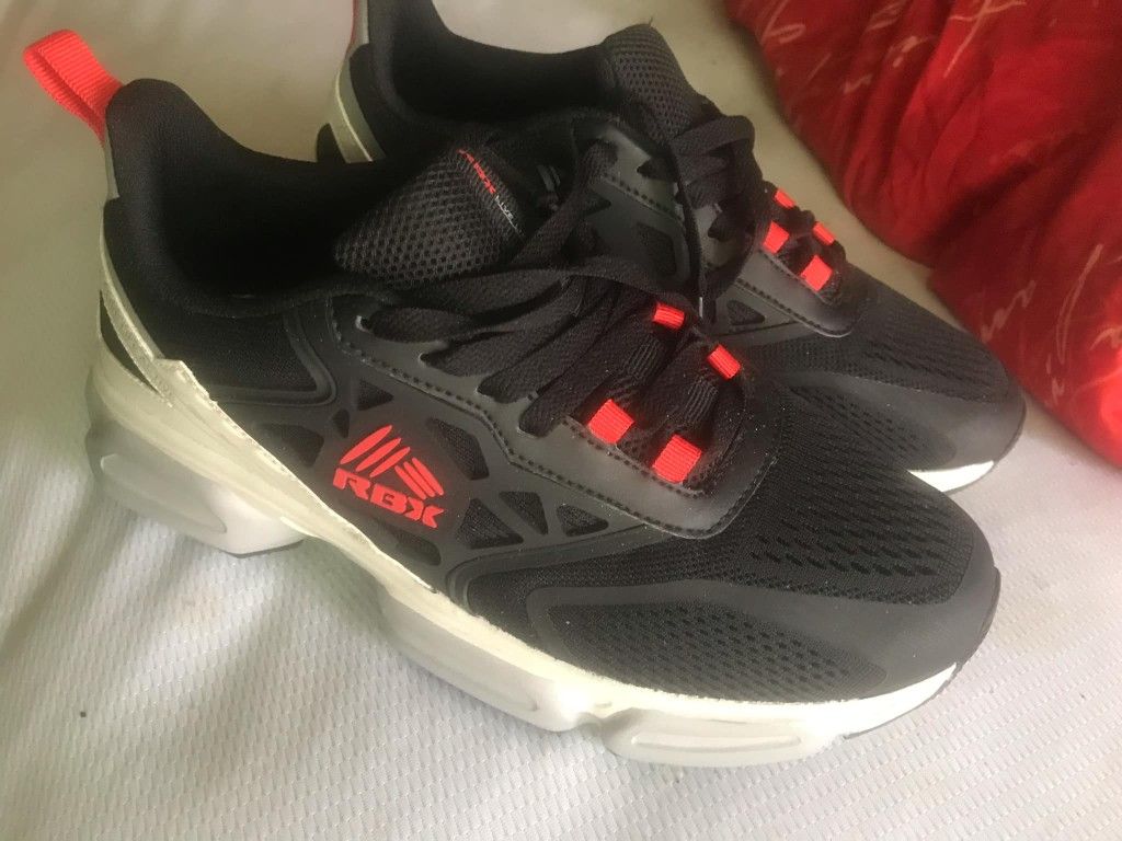 Reebok Sneakers