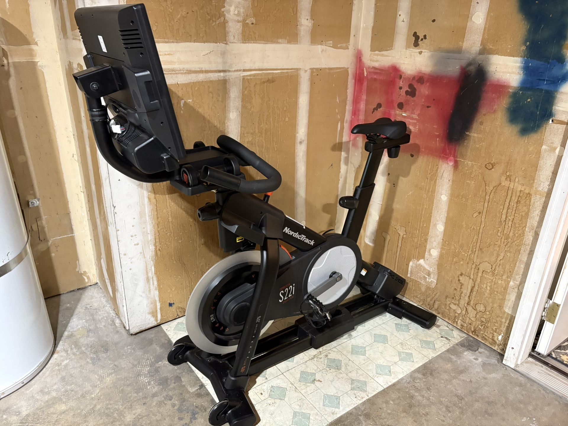 Nordic Track S22i: Light Use & Great Condition