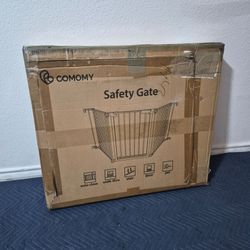 COMOMY Safety Gate with Auto-Close and Walk-Thru Features