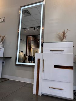 9 custom wood hairstyling stations