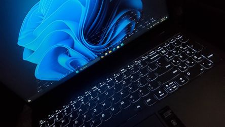 Lenovo Intel i7 Display 16.0" Trade