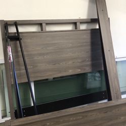 Like New Complete Queen Size Bed