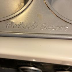 2+12  Cupcakes/muffins Tin