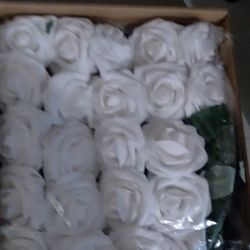 22 Felt Fake White Roses With Stems And Leaves