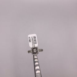 10kwg Diam & Sapphire Ring