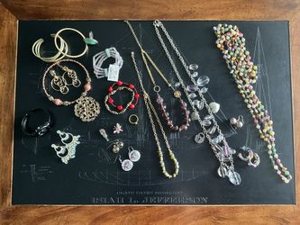 20 Pieces Of Costume Jewelry Various Colors And Styles 4 Signed Pieces Lot #8