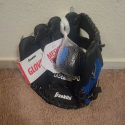 Franklin Meshtek T-Ball Glove with Ball