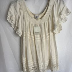 NWT daisy fuentes size s ivory color blouse machine wash