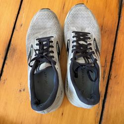 Brooks Adrenaline GTS – Size 10.5 – Includes SuperFeet Inserts