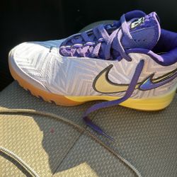Lebron NXXT Genisus Purple Size 7.5 Women 9