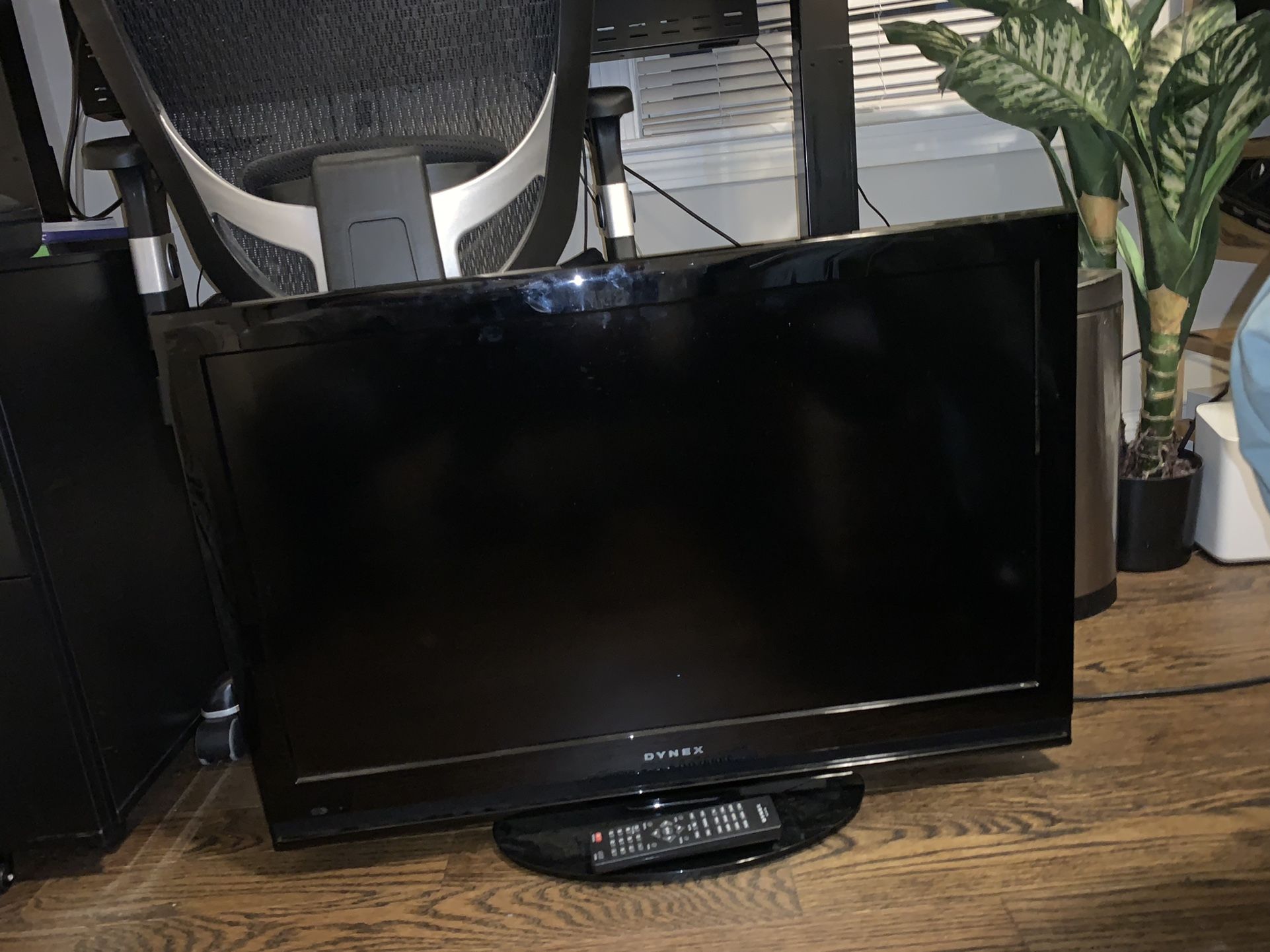 Dynex 32 Inch 1080p LED-LCD TV