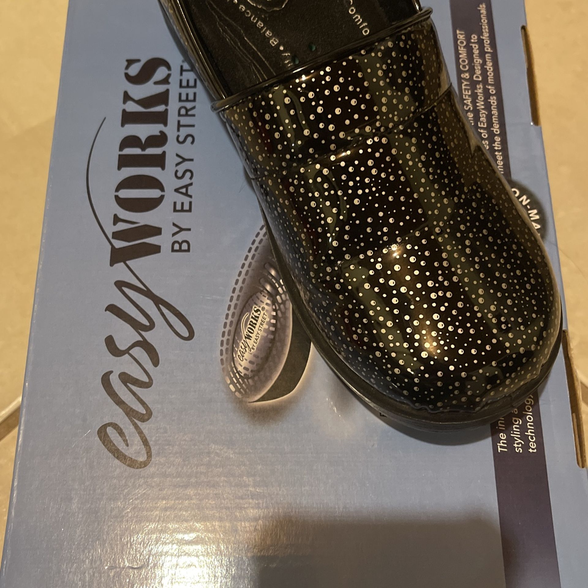 Easy Works By Easy Street Shoes Size 8W Non Slip Slip Resistant