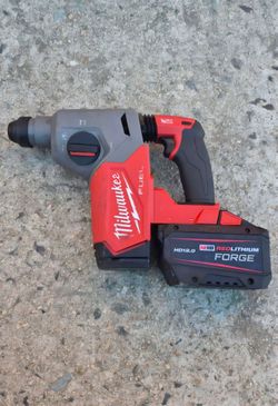 M18 FUEL 18V Lithium-Ion Brushless Cordless 1 in. SDS-Plus Rotary Hammer w/ FORGE 12.0 Ah Battery