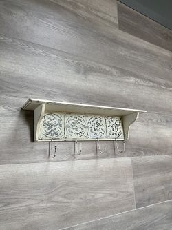 Decorative shelf