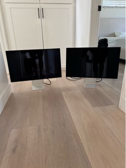 2x Apple Studio Display, Like New - $1100 Each or $2000 for Both