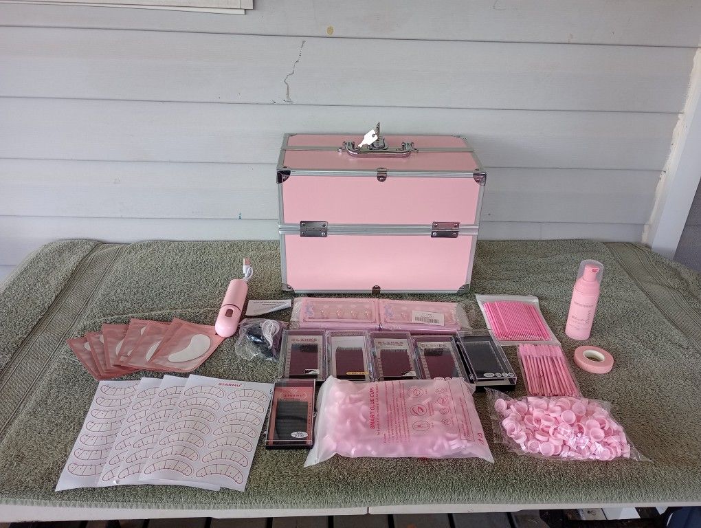 Eyelash makeup kit with Organizer Travel Vanity