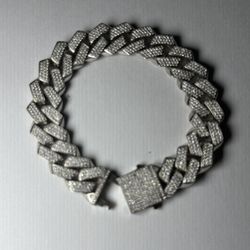 18K Gold and Diamond Bracelet 