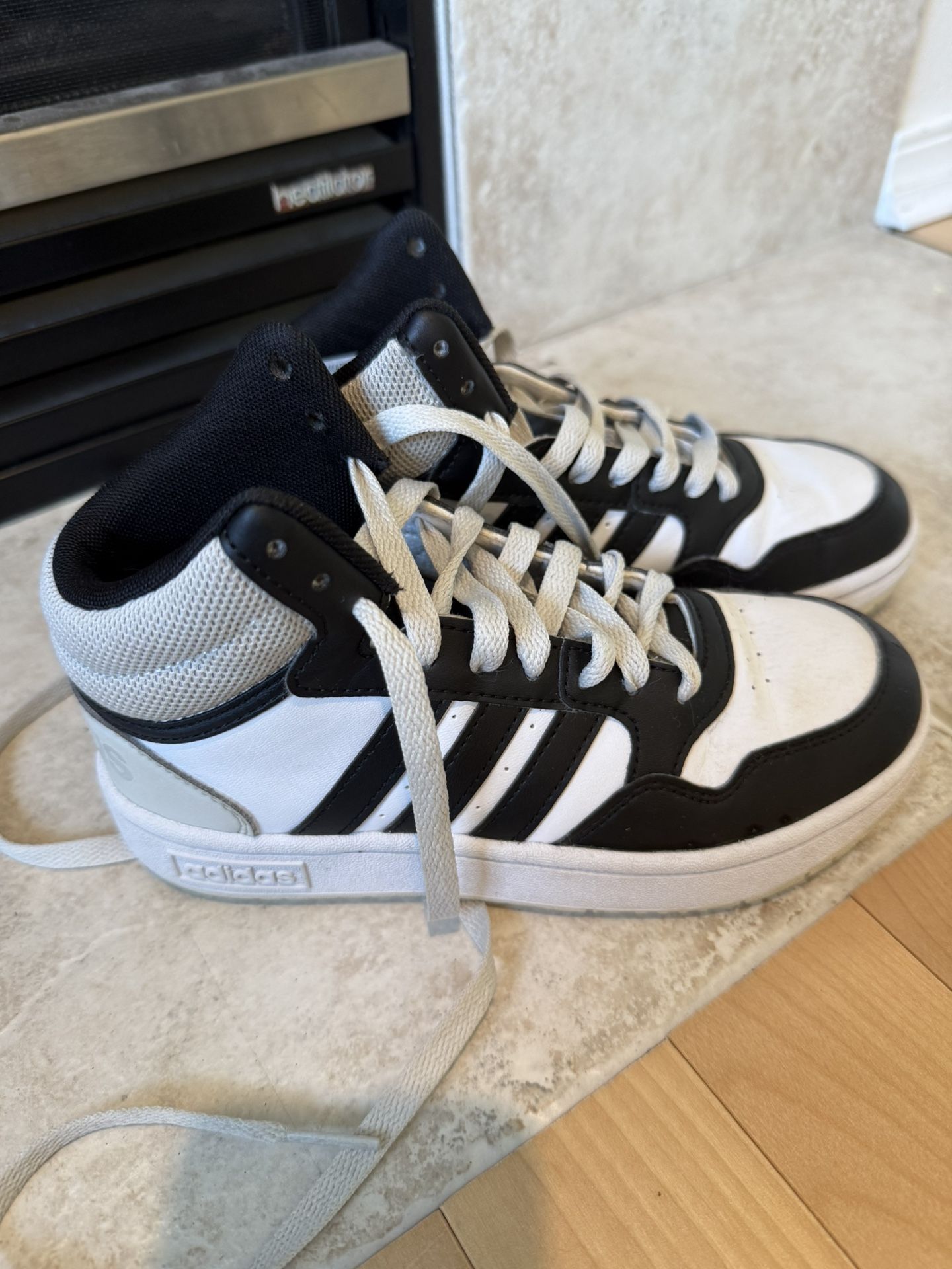 Adidas Size 1y