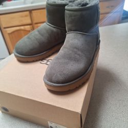Uggs Size 9
