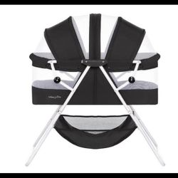 Dream On Me Karley Bassinet In Black  Open box item  INVENTORY NUMBER: 10(contact info removed)4