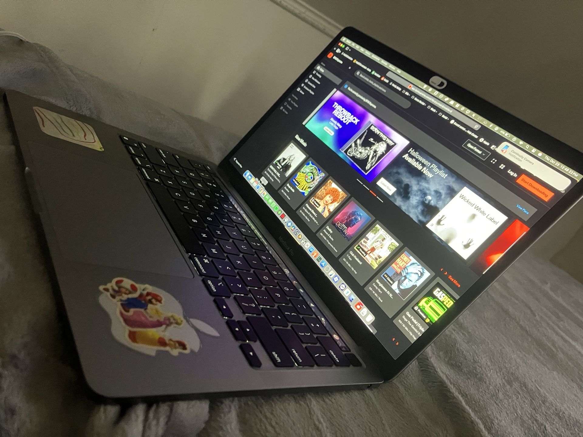 2022 Apple MacBook Pro with Apple M2 chip (13-inch, 8GB RAM, 256GB SSD Storage) (QWERTY English) Space Gray 