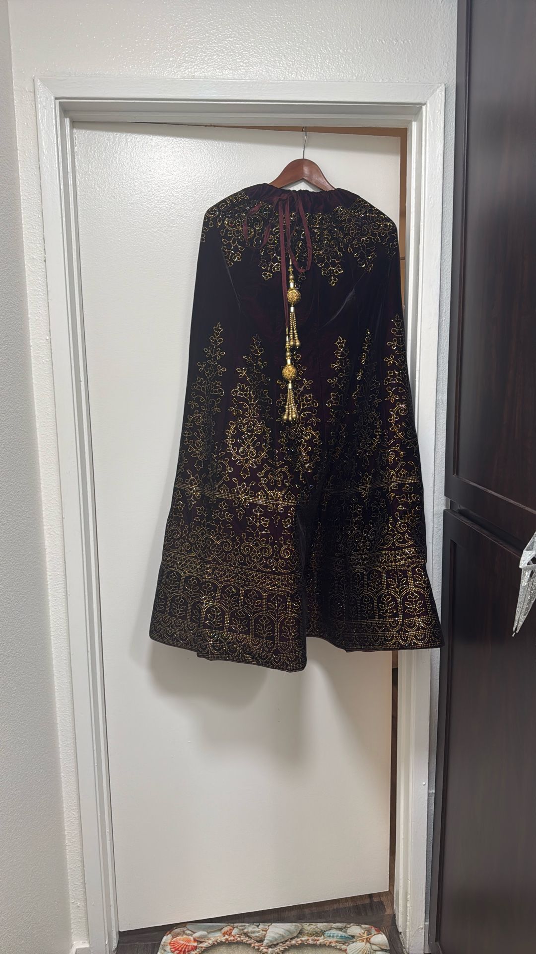 印度🇮🇳晚礼裙 深紫色 高级定制的设计的 全新 Indian Brand New Evening Gown, Custom Made