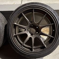 ESR SR13 Matte Bronze Wheels 18X9.5 +15 5X114.3 with 235/40/18 tires. Cambio por unos diferentes