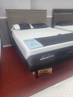 Queen Tempur Pedic Floor Sample