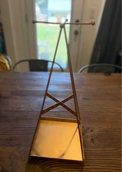 Jewelry stand