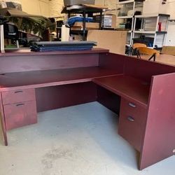 RECEPTIONIST DESK W/RETURN AND DRAWERS