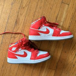 Nike Air Jordan 1 Mid Sneakers