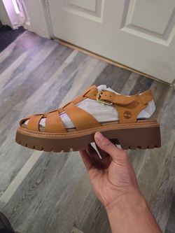 Women's Timberland Platform Sandals (BRAND NEW SIZE 8)