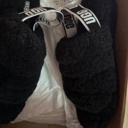 UGG SLIDES