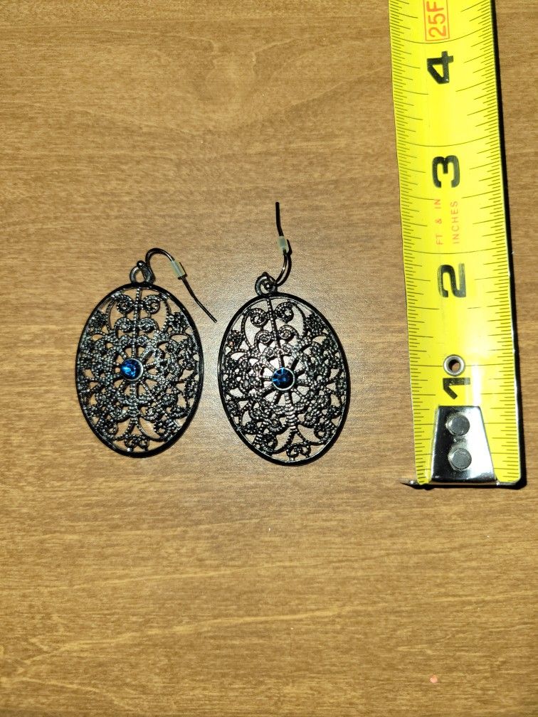 Filigree drop earrings, drop earrings, Oval dangle earrings, Filigree black earrings, Lace earrings, black earrings for her, dark blue stone.