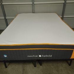 Like New Queen Nectar Copper Hybrid Mattress 