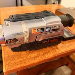 Sony Digital Video8 Camcoder