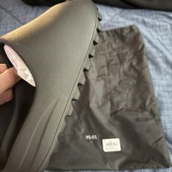Yeezy Slide Onyx Sz 10