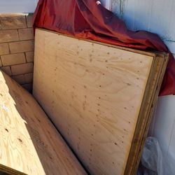 4x8ft × 1 1/8in Tongue and groove plywood