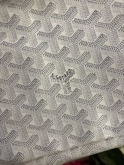 White tote