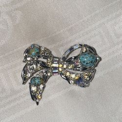 Silver broach silver 2” New