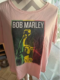 Ladies Old Navy 2x Bob Marley cropped  t shirt