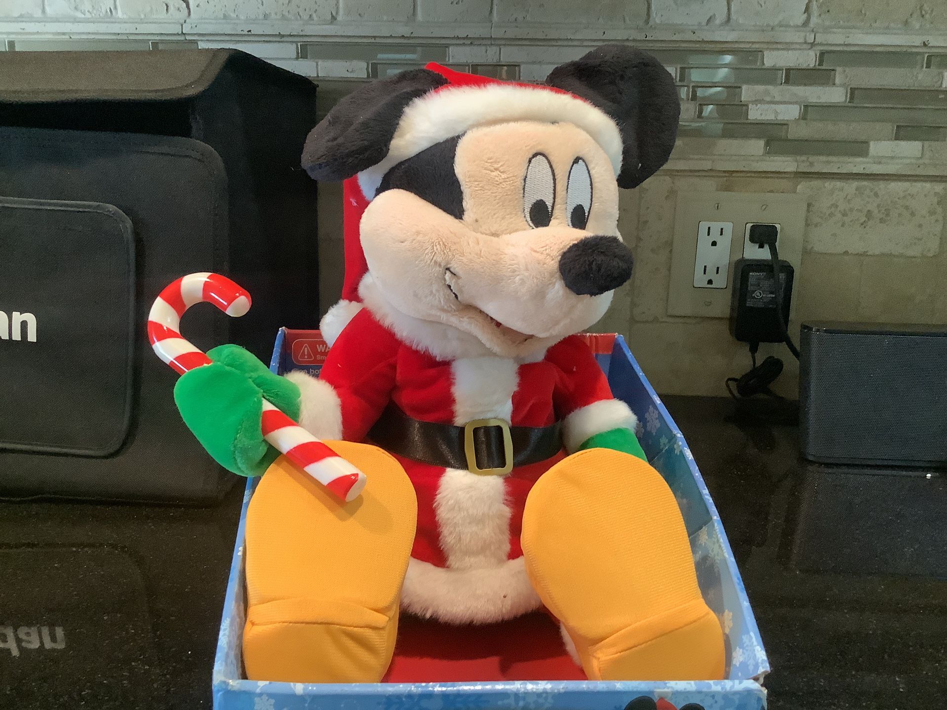 2008 Gemmy Animated Singing Mickey Mouse Santa Christmas Plush Candy Cane NEW MOVES Box Little Damage