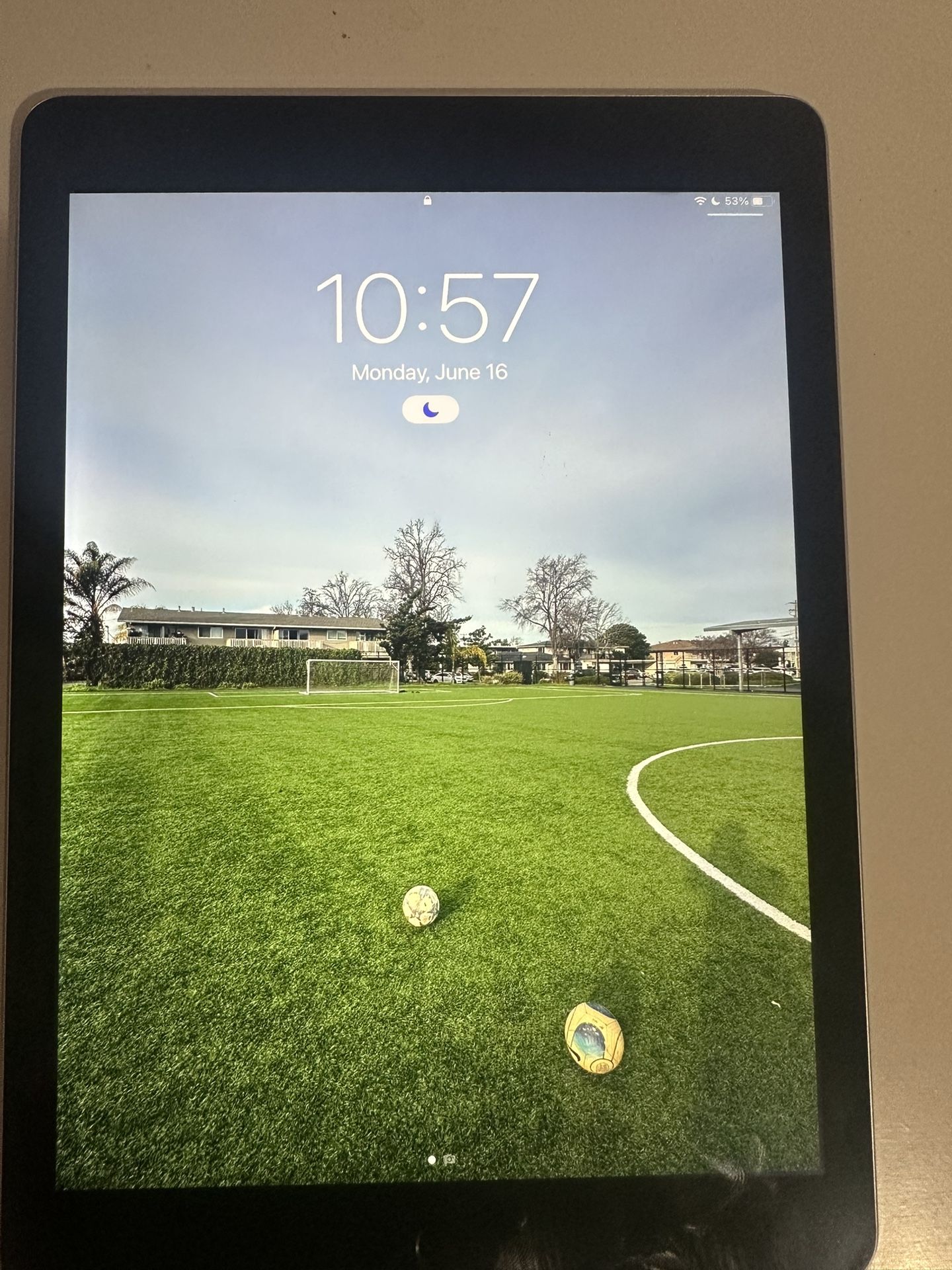 IPad air 2 (I will take off iCloud if interested in buying)